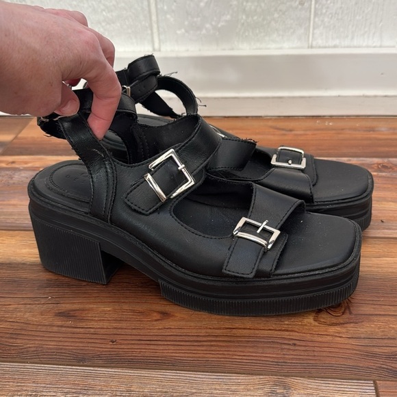 ASOS DESIGN Heston chunky mid heel sandals in black 9W - Picture 4 of 8